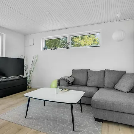 Amazing In Hyllinge With 2 Bedrooms And Wifi * Kirke-Hyllinge