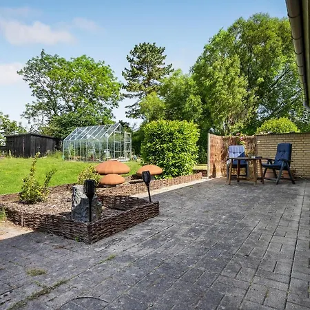 Amazing In Hyllinge With 2 Bedrooms And Wifi * Kirke-Hyllinge