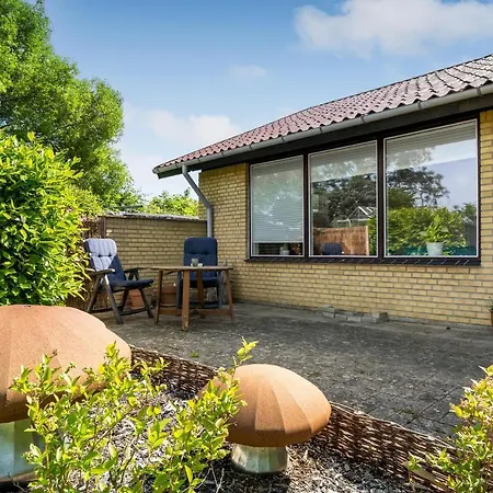 Holiday home Amazing In Hyllinge With 2 Bedrooms And Wifi *